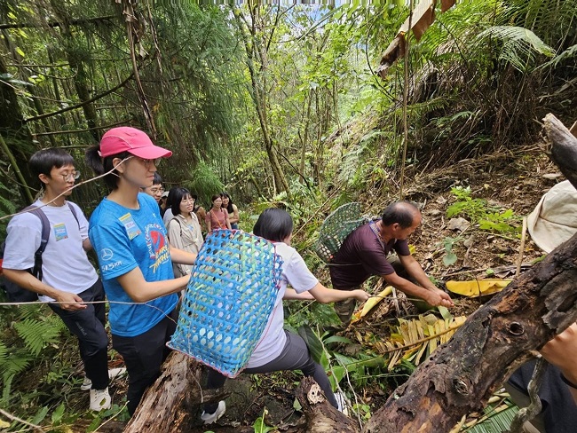 「耕山農創」帶領青年認識泰雅飲食文化與聚落環境（圖 / 翻攝自教育部官網）